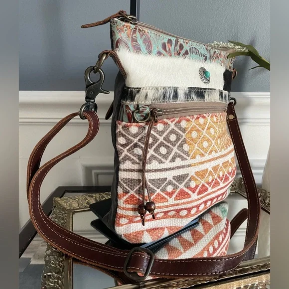 Myra Bag Chic Indie Crossbody - Picture 4 of 8